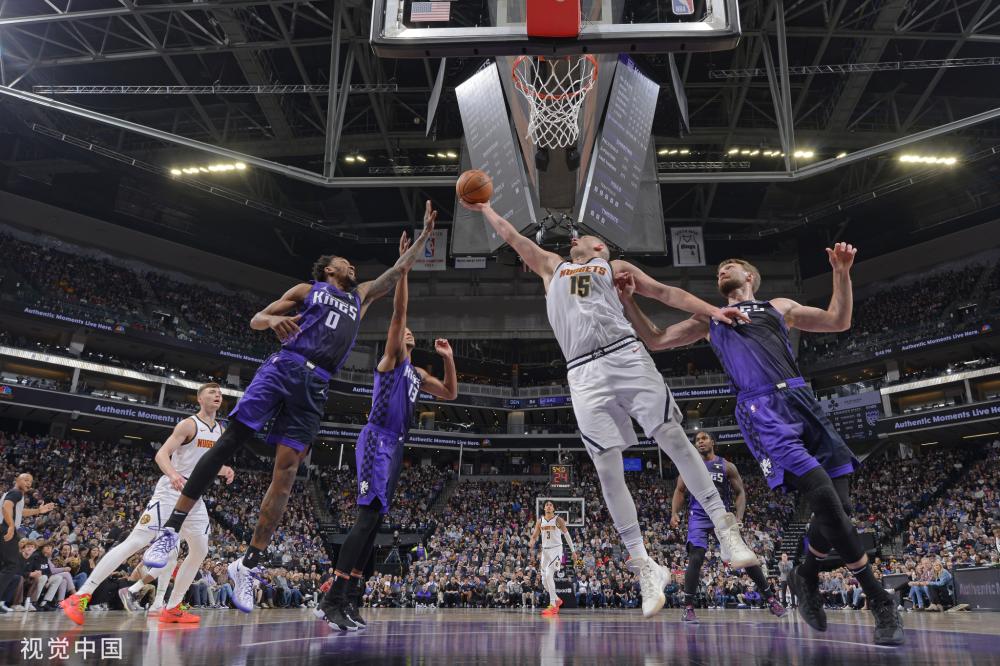 一个是稳健 一个是稳健